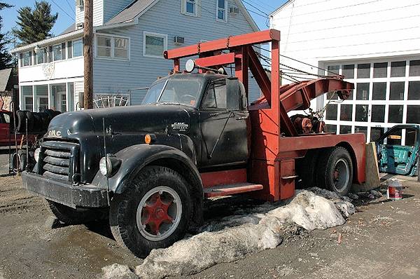 Photo Gallery: Vintage Tow Trucks and Wreckers