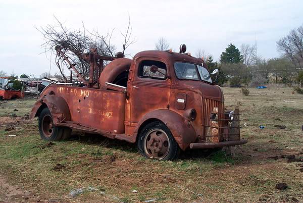 Photo Gallery: Vintage Tow Trucks and Wreckers